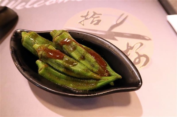 拾捌創意鐵板料理：新店鐵板燒 拾捌創意鐵板料理 現流海鮮鐵板燒(影片) 創意美味兼具 七張捷運站樓上~