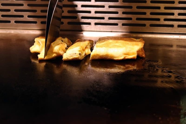 拾捌創意鐵板料理：新店鐵板燒 拾捌創意鐵板料理 現流海鮮鐵板燒(影片) 創意美味兼具 七張捷運站樓上~