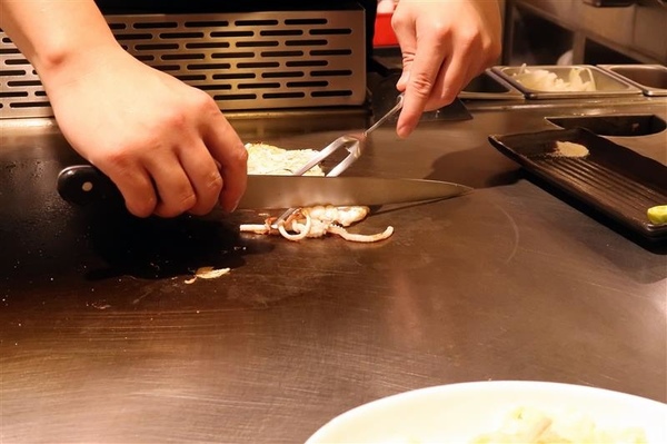 拾捌創意鐵板料理：新店鐵板燒 拾捌創意鐵板料理 現流海鮮鐵板燒(影片) 創意美味兼具 七張捷運站樓上~