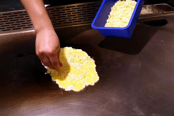 拾捌創意鐵板料理：新店鐵板燒 拾捌創意鐵板料理 現流海鮮鐵板燒(影片) 創意美味兼具 七張捷運站樓上~