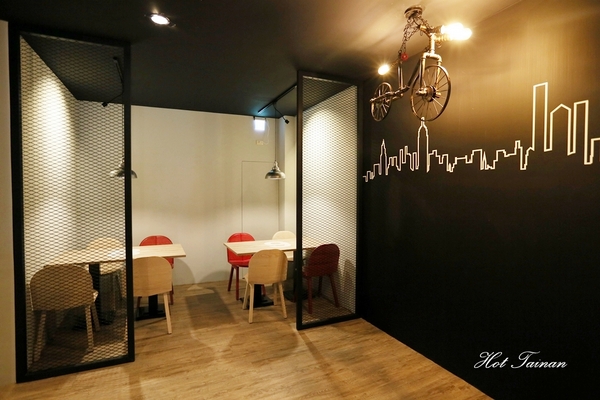 high鍋：【台南美食】成大學區內必吃鍋物！無敵欠拍海鮮鍋，好評登場：High鍋