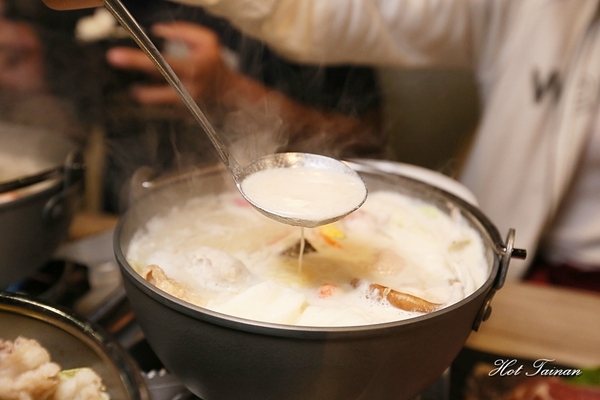 high鍋：【台南美食】成大學區內必吃鍋物！無敵欠拍海鮮鍋，好評登場：High鍋