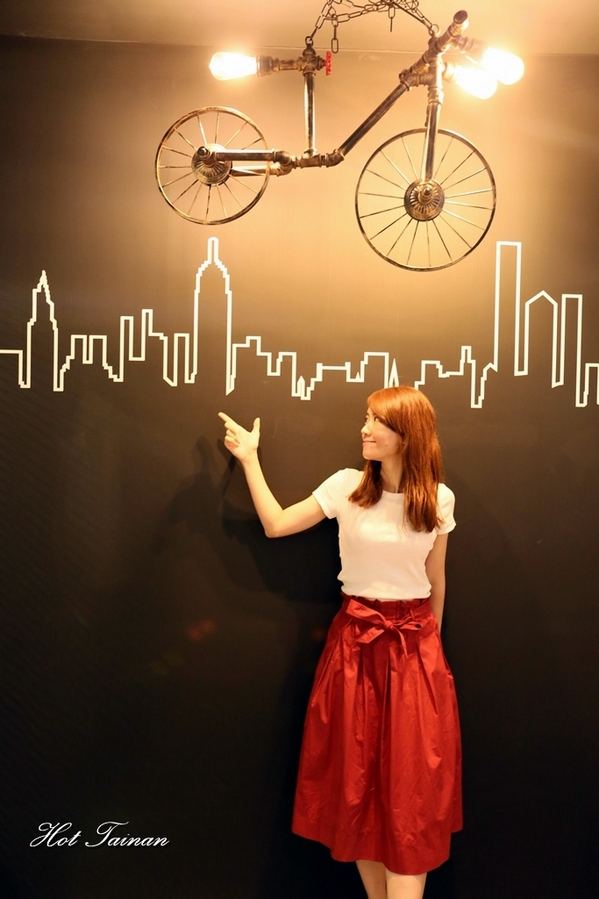 high鍋：【台南美食】成大學區內必吃鍋物！無敵欠拍海鮮鍋，好評登場：High鍋