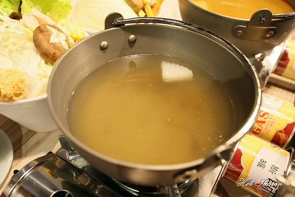 high鍋：【台南美食】成大學區內必吃鍋物！無敵欠拍海鮮鍋，好評登場：High鍋