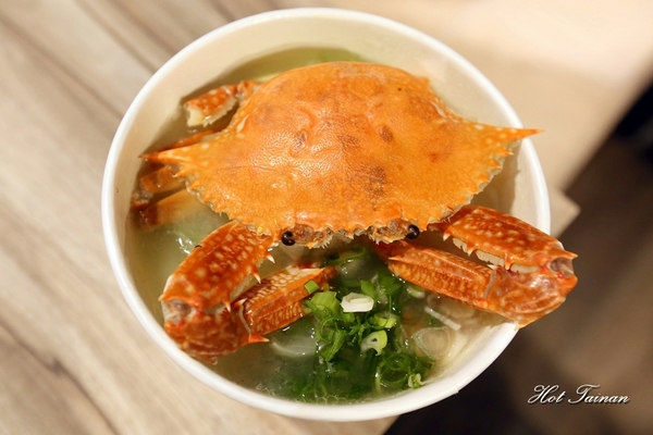 high鍋：【台南美食】成大學區內必吃鍋物！無敵欠拍海鮮鍋，好評登場：High鍋