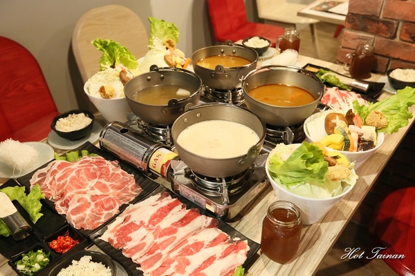 high鍋：【台南美食】成大學區內必吃鍋物！無敵欠拍海鮮鍋，好評登場：High鍋