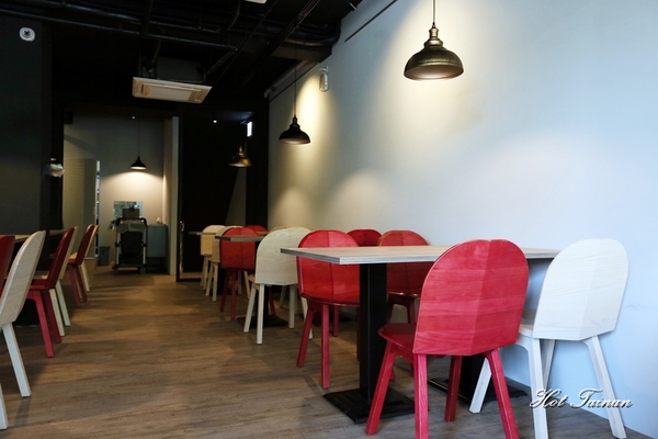 high鍋：【台南美食】成大學區內必吃鍋物！無敵欠拍海鮮鍋，好評登場：High鍋