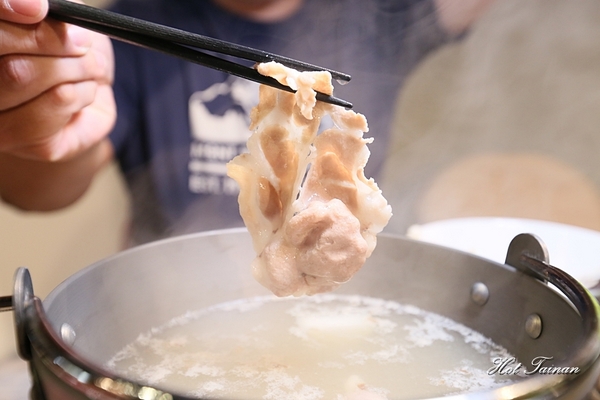 high鍋：【台南美食】成大學區內必吃鍋物！無敵欠拍海鮮鍋，好評登場：High鍋