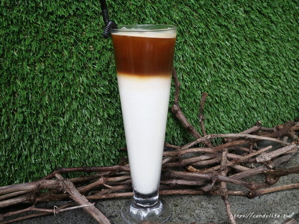 日月手工坊 – SunMoonpatisserie:台中美食│日月手工坊〃台中人氣甜點店!彩虹生乳酪、日月星空,不僅美,價格也超親民~