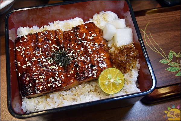 桀壽司(新光店)：台中隱藏版貨櫃屋日本料理。桀壽司新光店。藏身新光三越與大遠百間。丼飯壽司比美食街好吃數倍@商妮吃喝遊樂