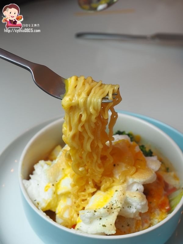 桃園藝文特區美食-有食候。紅豆-打開販賣機進入另一個世界，我在泳池底下悠然的生活著  (邀約) @民宿女王芽月-美食.旅遊.全台趴趴走