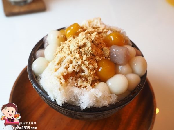 桃園藝文特區美食-有食候。紅豆-打開販賣機進入另一個世界，我在泳池底下悠然的生活著  (邀約) @民宿女王芽月-美食.旅遊.全台趴趴走