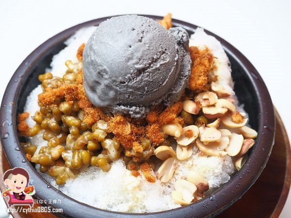 桃園藝文特區美食-有食候。紅豆-打開販賣機進入另一個世界，我在泳池底下悠然的生活著  (邀約) @民宿女王芽月-美食.旅遊.全台趴趴走