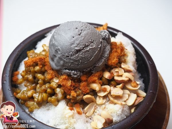 桃園藝文特區美食-有食候。紅豆-打開販賣機進入另一個世界，我在泳池底下悠然的生活著  (邀約) @民宿女王芽月-美食.旅遊.全台趴趴走