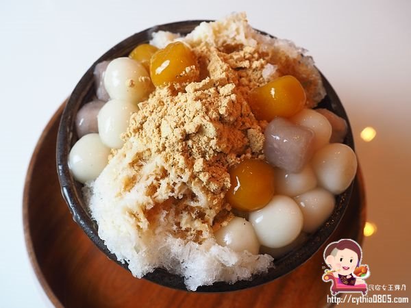 桃園藝文特區美食-有食候。紅豆-打開販賣機進入另一個世界，我在泳池底下悠然的生活著  (邀約) @民宿女王芽月-美食.旅遊.全台趴趴走