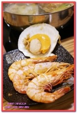 沸騰涮涮鍋（中和）：中和火鍋．超巨大肉盤加上鮮美海物令人吃爽爽──沸騰涮涮鍋