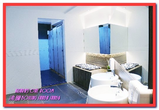 沸騰涮涮鍋（中和）：中和火鍋．超巨大肉盤加上鮮美海物令人吃爽爽──沸騰涮涮鍋