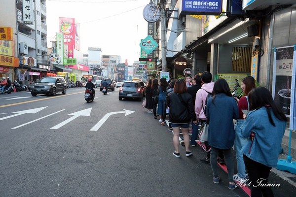 短腿阿鹿餅乾(逢甲店):【台中美食】逢甲商圈必買伴手禮!全台獨家可可亞風味曲奇餅:短腿阿鹿餅乾