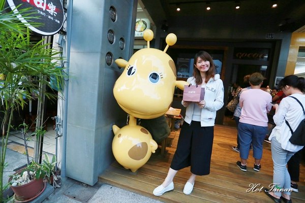 短腿阿鹿餅乾(逢甲店):【台中美食】逢甲商圈必買伴手禮!全台獨家可可亞風味曲奇餅:短腿阿鹿餅乾