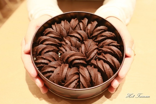 短腿阿鹿餅乾(逢甲店):【台中美食】逢甲商圈必買伴手禮!全台獨家可可亞風味曲奇餅:短腿阿鹿餅乾