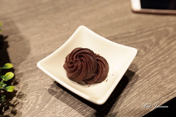 短腿阿鹿餅乾(逢甲店):【台中美食】逢甲商圈必買伴手禮!全台獨家可可亞風味曲奇餅:短腿阿鹿餅乾