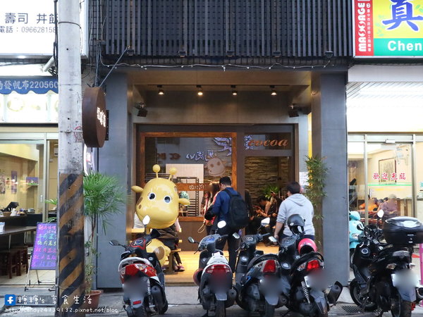 短腿阿鹿餅乾(逢甲店):〖台中│美食〗短腿阿鹿餅乾-逢甲店 ❤ 超人氣台中伴手禮!!獨賣可可風味,入口即化的曲奇餅乾,香濃可口,一吃就上癮!!