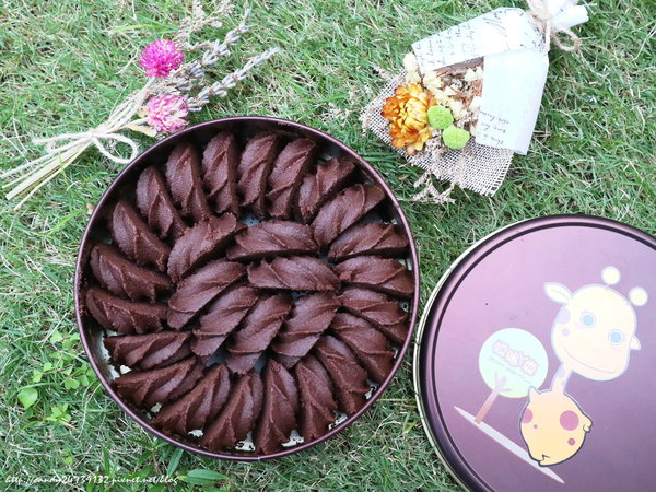 短腿阿鹿餅乾(逢甲店):〖台中│美食〗短腿阿鹿餅乾-逢甲店 ❤ 超人氣台中伴手禮!!獨賣可可風味,入口即化的曲奇餅乾,香濃可口,一吃就上癮!!