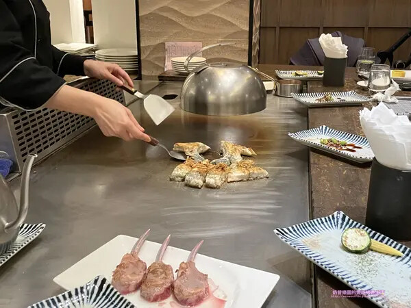 [台北松山區]明水然無菜單鐵板燒 慶城店  六月才能傳相簿已