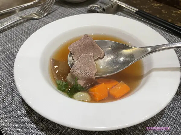 [台北松山區]明水然無菜單鐵板燒 慶城店  六月才能傳相簿已