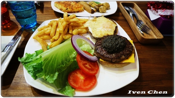 Bang Bang 美式餐廳:《三重美式餐廳》精修肋眼\和牛起司堡\麻油雞\黑松露蘑菇法式溫泉蛋\鮮炸蘑菇\頂級必嚐美味料理在『BangBang美式餐廳』