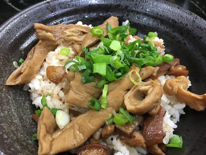【中和｜景安站】松水境輕食堂＿獨創人氣大腸飯＿關東煮湯頭網羅蔬菜甜味及柴魚香氣令人沉迷