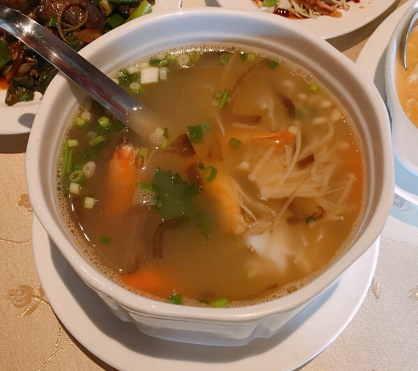 【江子翠】泰王泰式主題餐廳｜CP值高泰式料理