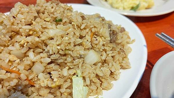 隆炒飯大王|人潮爆多,想吃至少要等30分鐘以上的爆人氣炒飯店