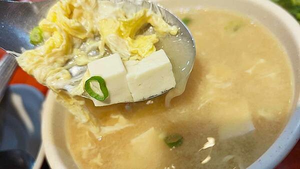 隆炒飯大王|人潮爆多,想吃至少要等30分鐘以上的爆人氣炒飯店