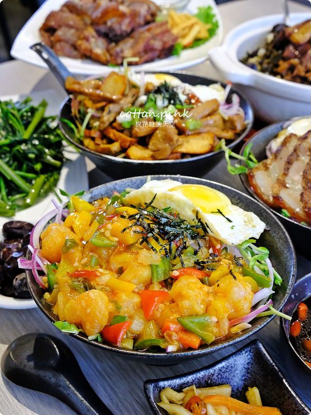 全台唯一鹹豬肉蓋飯在台中！平日午間限定，棗點子點餐就送紅棗茶免費喝到飽！