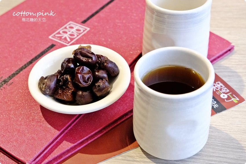 全台唯一鹹豬肉蓋飯在台中！平日午間限定，棗點子點餐就送紅棗茶免費喝到飽！