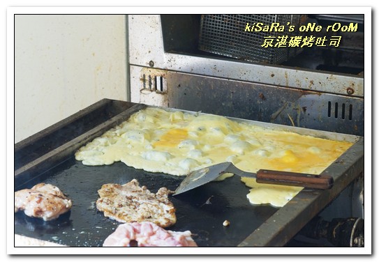 京湛碳烤吐司：逢甲商圈碳烤土司．真材實料大分量令人吃驚的學生應援店──京湛碳烤吐司