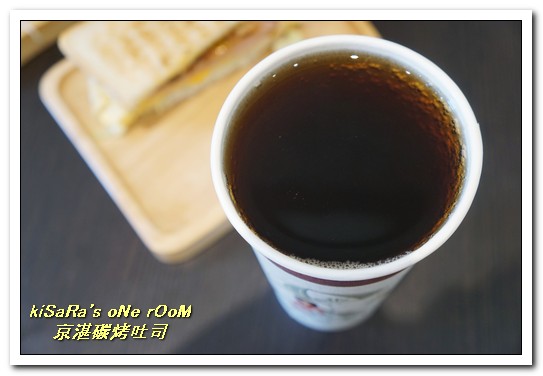 京湛碳烤吐司：逢甲商圈碳烤土司．真材實料大分量令人吃驚的學生應援店──京湛碳烤吐司