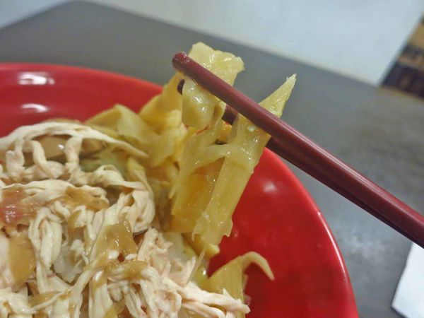 【台北美食】建弘雞肉飯-香甜可口的大份量雞肉飯