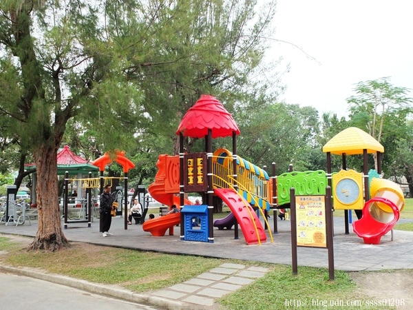 屏東市中山公園：【旅行遊記。屏東市】屏東市區輕鬆玩意！屏東公園散步趣 逛古蹟 賞美術館 必吃臭豆腐和老牌肉圓