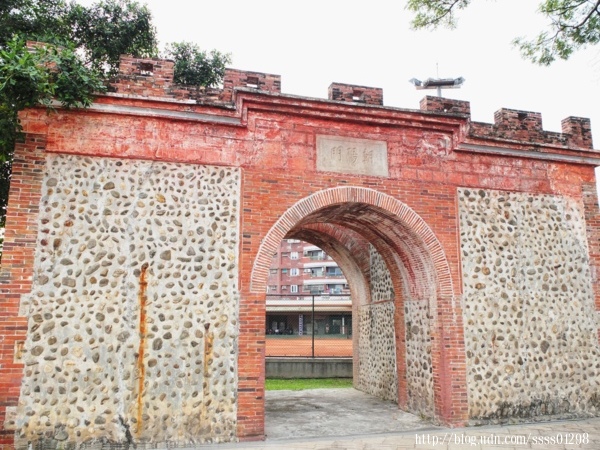 屏東市中山公園：【旅行遊記。屏東市】屏東市區輕鬆玩意！屏東公園散步趣 逛古蹟 賞美術館 必吃臭豆腐和老牌肉圓
