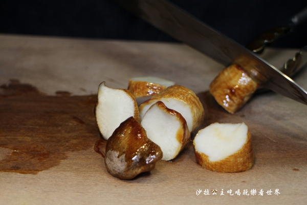 火焰かえん杏鮑菇：饒河夜市美食/小吃『火焰かえん杏鮑菇』烤杏鮑菇/捷運松山站美食