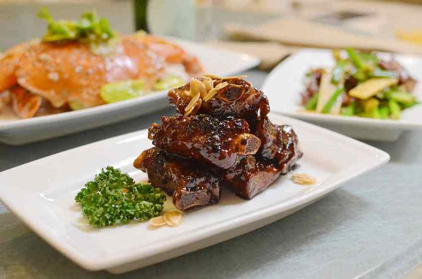 珍寶海鮮，得獎的辣椒螃蟹必吃，單點600g螃蟹1480元，雙人或三人平日套餐選擇很划算！