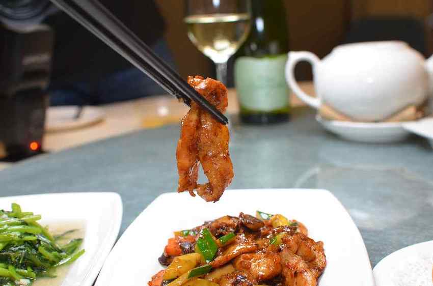 珍寶海鮮，得獎的辣椒螃蟹必吃，單點600g螃蟹1480元，雙人或三人平日套餐選擇很划算！