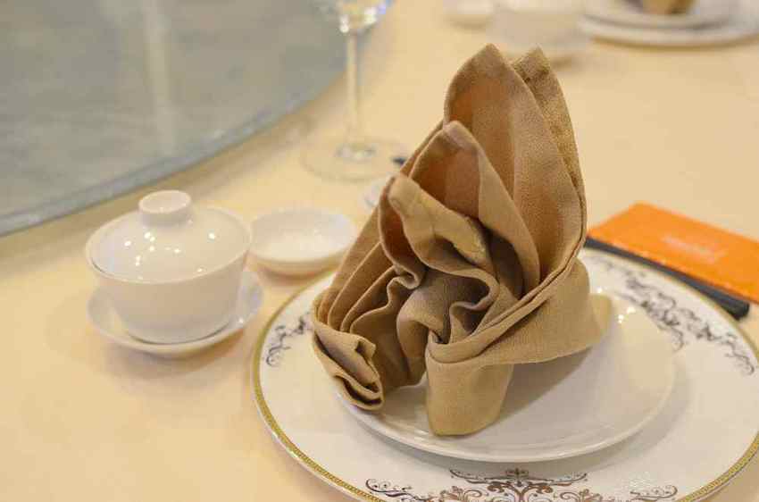 珍寶海鮮，得獎的辣椒螃蟹必吃，單點600g螃蟹1480元，雙人或三人平日套餐選擇很划算！