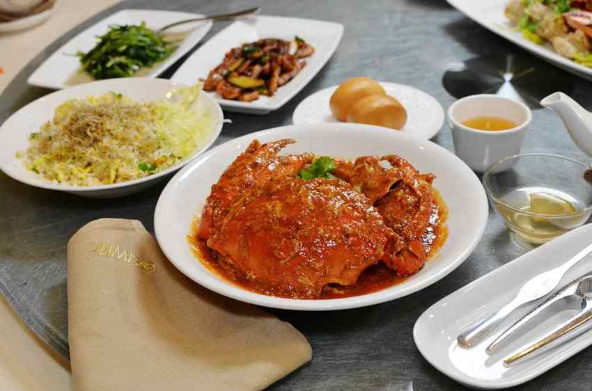 珍寶海鮮，得獎的辣椒螃蟹必吃，單點600g螃蟹1480元，雙人或三人平日套餐選擇很划算！