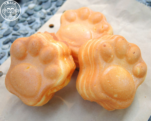 不簡單雞蛋糕:呷飽祙【新北三重・不簡單雞蛋糕】腳踏車賣爆漿雞蛋糕 不簡單雞蛋糕:呷飽祙【新北三重・不簡單雞蛋糕】腳踏車賣爆漿雞蛋糕