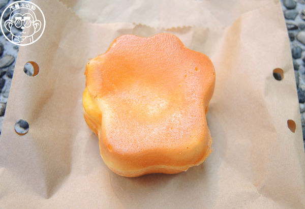 不簡單雞蛋糕:呷飽祙【新北三重・不簡單雞蛋糕】腳踏車賣爆漿雞蛋糕 不簡單雞蛋糕:呷飽祙【新北三重・不簡單雞蛋糕】腳踏車賣爆漿雞蛋糕