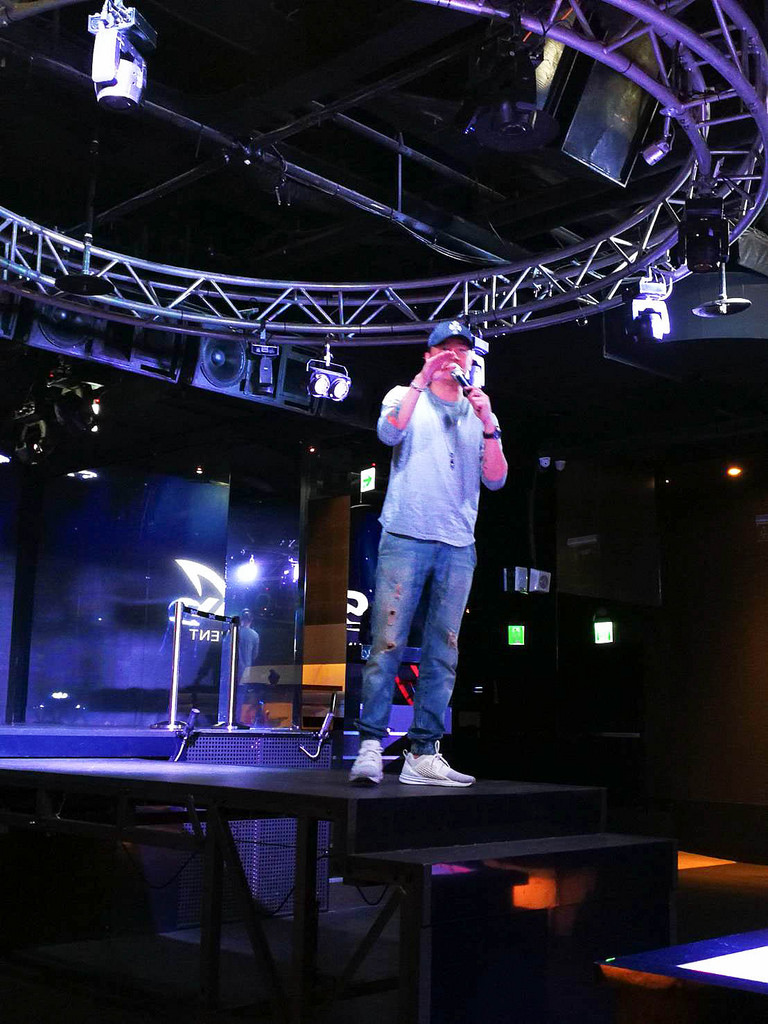 Shark Show House (2)