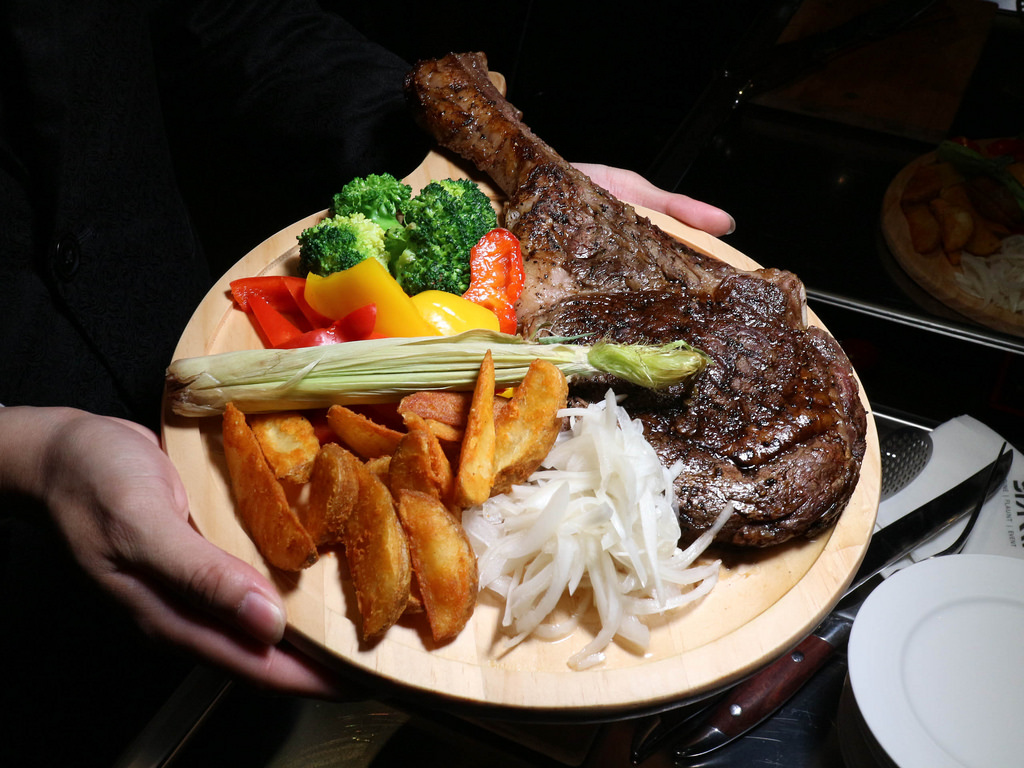 Shark Show House (40)